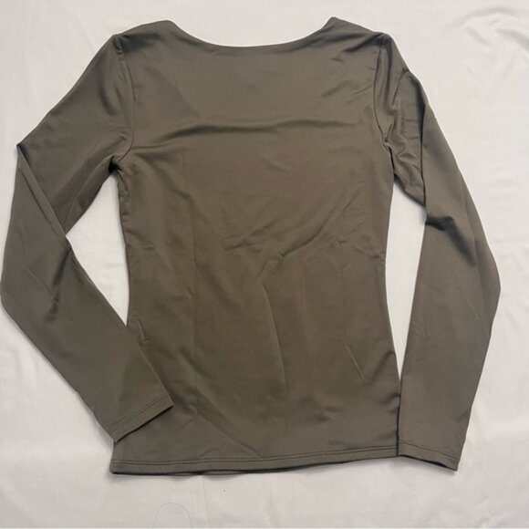 RW&CO. Olive Green Scoop Neck Long Sleeve Fitted Top S/P - Picture 2 of 6
